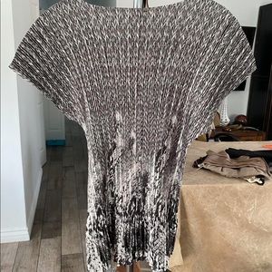 gorgeous pleated blouse with black white and grey detail